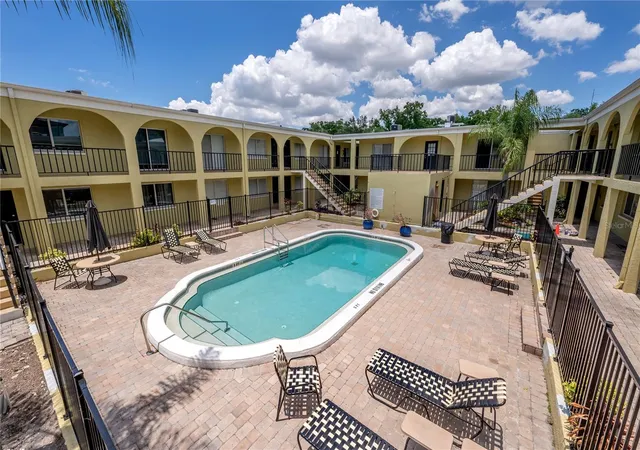 2nd image of 3206 W Azeele St #129, Tampa, FL 33609 | MLS# TB8508449