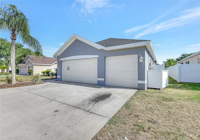 Photo 2 of Single family home for sale at 2863 Duncan Tree Cir, Valrico, FL 33594 | MLS# TB8508450 | Listing updated on 2026-10-04