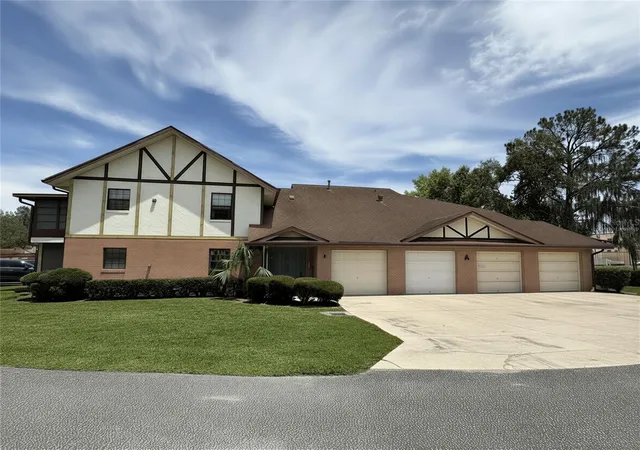 Photo 1 of Condo for sale at 100 E Oak Ter Dr #A2, Leesburg, FL 34748 | MLS# O6407728 | Listing updated on 2026-09-23