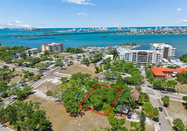 3rd image of 809 N Fort Harrison Ave, Clearwater, FL 33755 | MLS# TB8508475