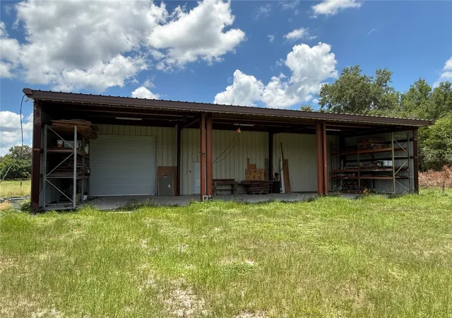 Homes for sale in Weirsdale, FL | Se Sunset Harbor Rd, Weirsdale, FL 32195 | MLS# OM724719