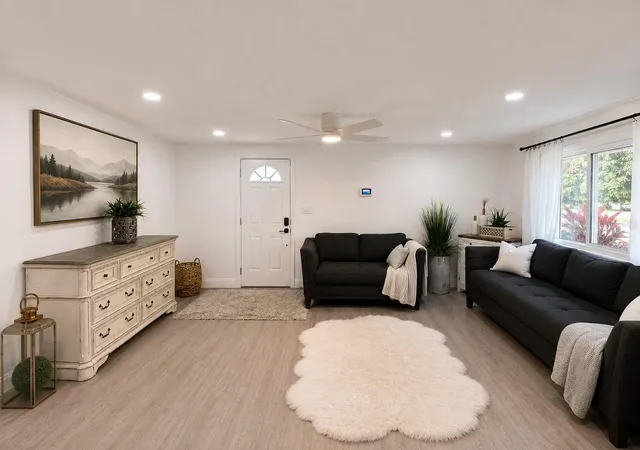 2nd image of 4114 W Olive St, Tampa, FL 33616 | MLS# TB8508512