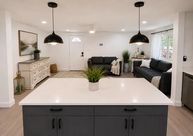 3rd image of 4114 W Olive St, Tampa, FL 33616 | MLS# TB8508512