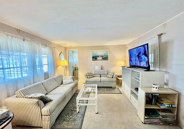 3rd image of 130 Melody Ln, Tarpon Springs, FL 34689 | MLS# TB8508536