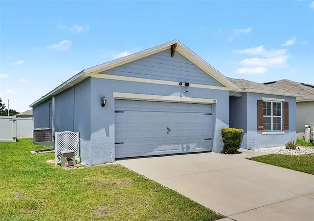Photo 2 of Single family home for sale at 911 Waterville Dr, Auburndale, FL 33823 | MLS# TB8508539 | Listing updated on 2026-10-09