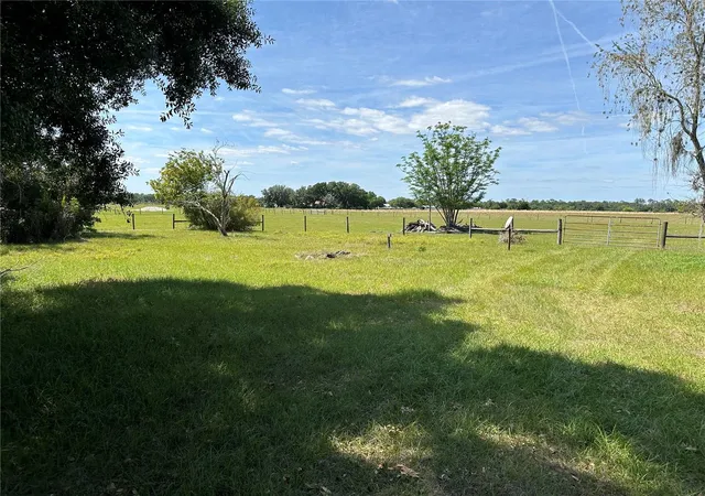 Homes for sale in Sarasota, FL | 4090 Carlton Rd, Sarasota, FL 34240 | MLS# A4693583