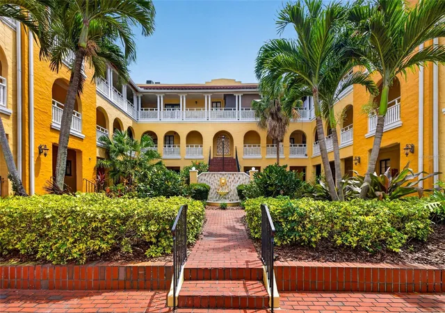 3rd image of 210 22nd Avenue NE #12, Saint Petersburg, FL 33704 | MLS# TB8508559
