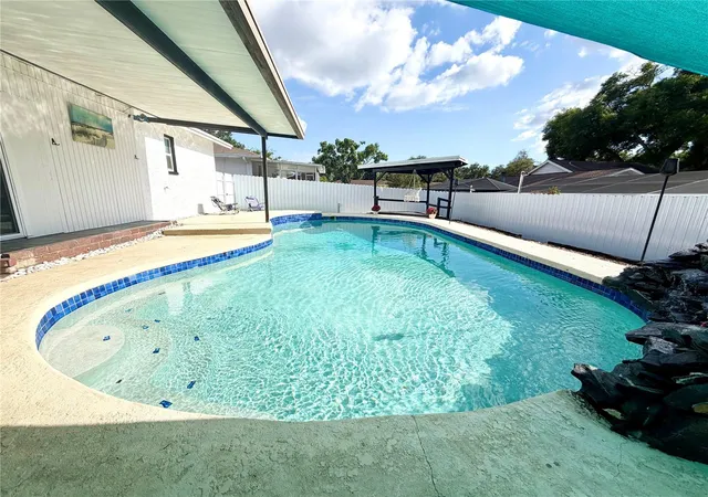 Photo 4 of Single family home for sale at 143 Valley Cir, Brandon, FL 33510 | MLS# TB8508566 | Listing updated on 2026-05-28