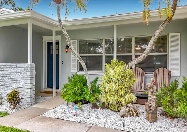 3rd image of 508 Shore Dr, Largo, FL 33771 | MLS# O6407810