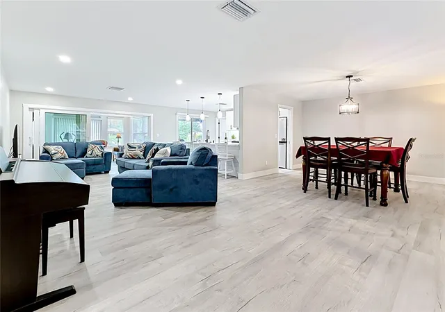 5th image of 508 Shore Dr, Largo, FL 33771 | MLS# O6407810