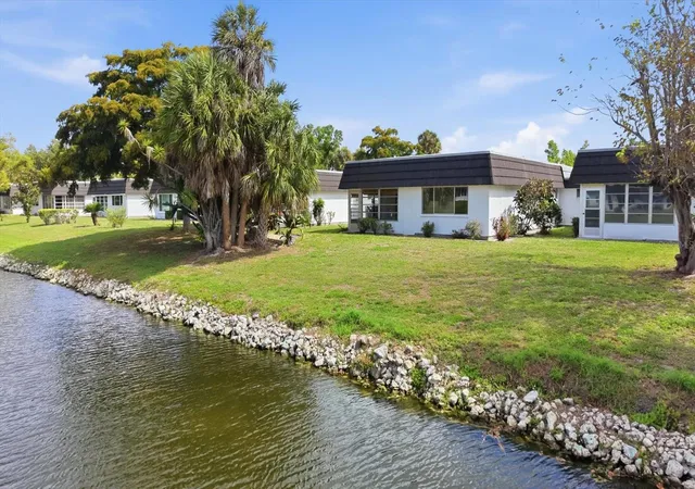 Photo 4 of House for sale at 3960 Lakeside Rd #156, Sarasota, FL 34232 | MLS# A4693592 | Listing updated on 2026-10-08