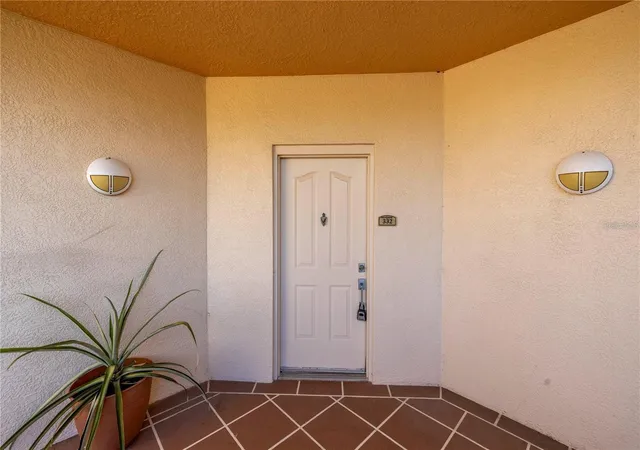 Listing Photo 5 - Condo for sale in building located at 12077 Gandy Blvd N, St. Petersburg, FL 33702 - Unit #332