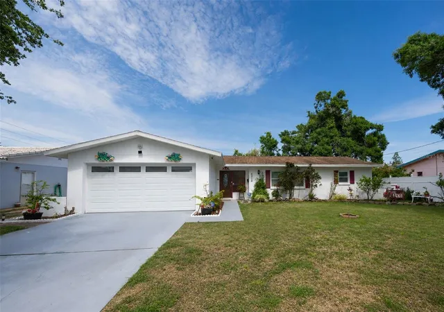 Photo 3 of Single family home for sale at 6212 20th Street S, Saint Petersburg, FL 33712 | MLS# TB8508588 | Listing updated on 2026-09-21