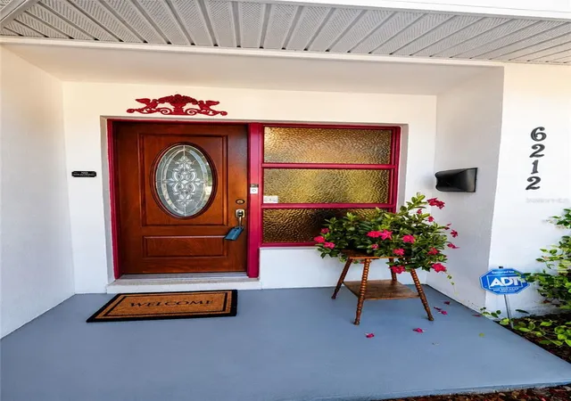 Photo 1 of Single family home for sale at 6212 20th Street S, Saint Petersburg, FL 33712 | MLS# TB8508588 | Listing updated on 2026-09-21