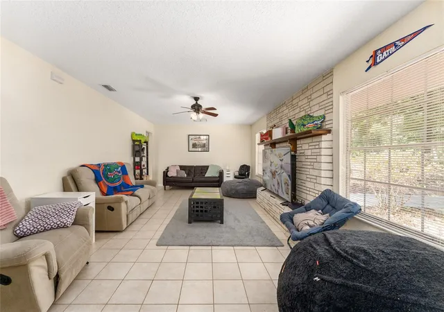 Homes for sale in Gainesville, FL | 3025 W University Ave, Gainesville, FL 32607 | MLS# GC540337