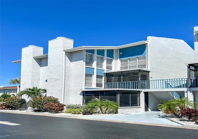 Homes for sale in Madeira Beach, FL | 315 Medallion Blvd #F, Madeira Beach, FL 33708 | MLS# O6407834