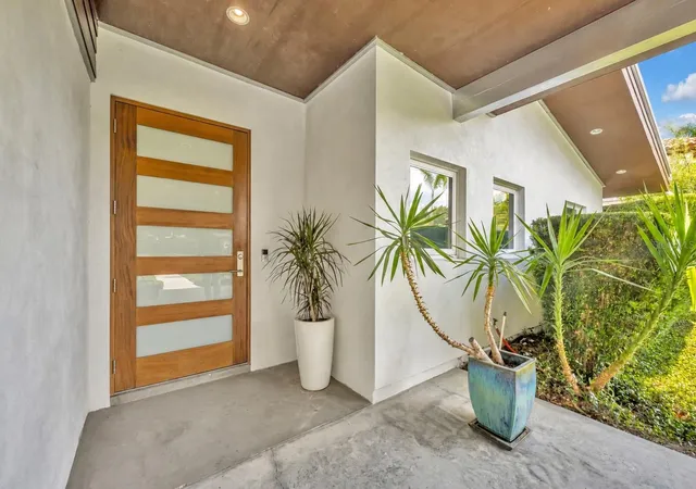 Photo 1 of Single family home for sale at 1841 Lake Spier Dr, Winter Park, FL 32789 | MLS# O6407841 | Listing updated on 2026-09-30