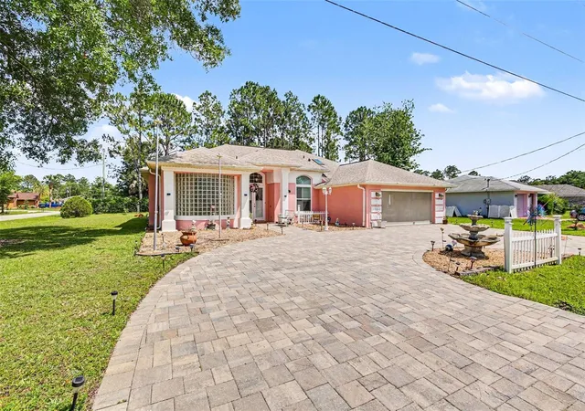 Photo 2 of Single family home for sale at 72 White Star Dr, Palm Coast, FL 32164 | MLS# V4949089 | Listing updated on 2026-10-20