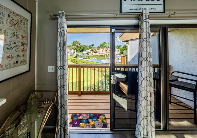 5th image of 1051 S Highland St, Mount Dora, FL 32757