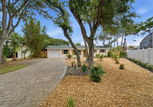 Photo 2 of Single family home for sale at 1 Carley Cir, New Smyrna Beach, FL 32169 | MLS# O6407928 | Listing updated on 2026-07-17