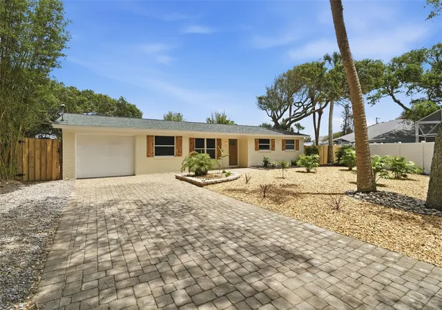 Photo 3 of Single family home for sale at 1 Carley Cir, New Smyrna Beach, FL 32169 | MLS# O6407928 | Listing updated on 2026-07-17