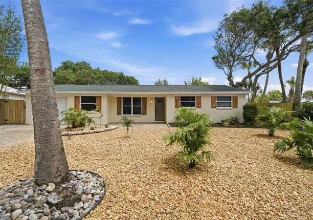 Photo 4 of Single family home for sale at 1 Carley Cir, New Smyrna Beach, FL 32169 | MLS# O6407928 | Listing updated on 2026-07-17