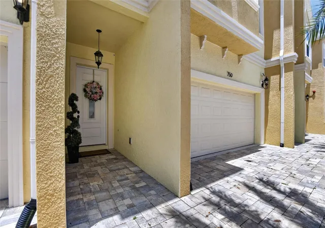 4th image of 750 Grand Cypress Ln, Tarpon Springs, FL 34689 | MLS# TB8508694