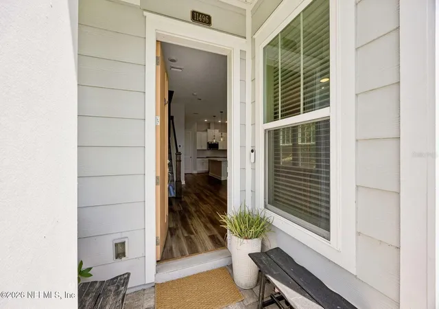 Photo 3 of Townhouse for sale at 11496 Fathom Ct, Jacksonville, FL 32256 | MLS# O6407931 | Listing updated on 2026-09-11