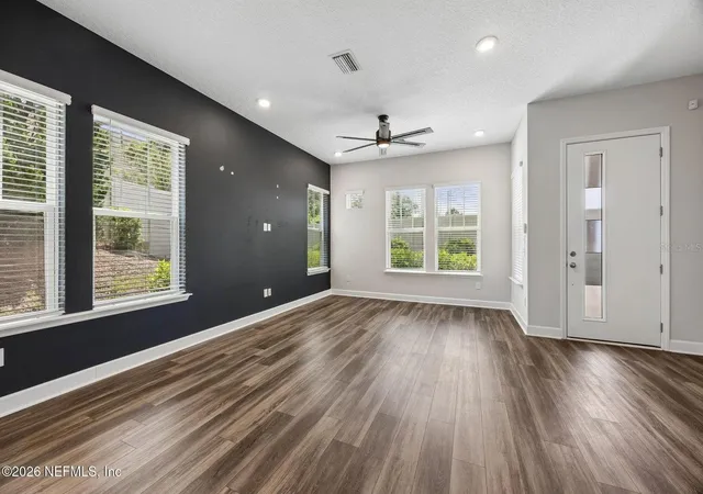 Photo 3 of Townhouse for sale at 11496 Fathom Ct, Jacksonville, FL 32256 | MLS# O6407931 | Listing updated on 2026-09-11