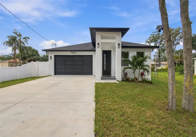 Photo 2 of Single family home for sale at 7012 N Willow Ave, Tampa, FL 33604 | MLS# TB8508711 | Listing updated on 2026-10-29