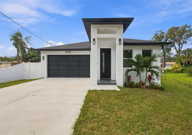 Photo 3 of Single family home for sale at 7012 N Willow Ave, Tampa, FL 33604 | MLS# TB8508711 | Listing updated on 2026-10-29