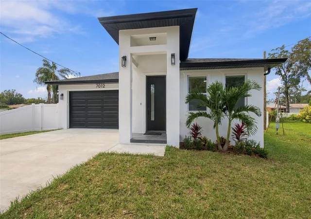 Photo 4 of Single family home for sale at 7012 N Willow Ave, Tampa, FL 33604 | MLS# TB8508711 | Listing updated on 2026-10-29