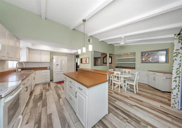 3rd image of 17704 Rivendel Rd, Lutz, FL 33549 | MLS# TB8508739