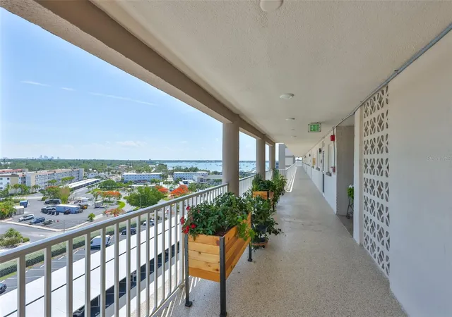 Photo 3 of Condo for sale at 5980 Shore Blvd S #907, Gulfport, FL 33707 | MLS# R4911260 | Listing updated on 2026-10-08