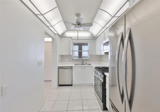Photo 4 of Condo for sale at 5980 Shore Blvd S #907, Gulfport, FL 33707 | MLS# R4911260 | Listing updated on 2026-10-08