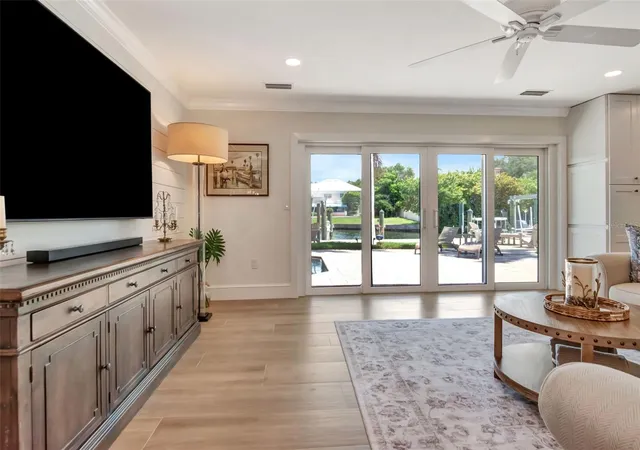 Photo 3 of Single family home for sale at 4927 W Melrose Ave N, Tampa, FL 33629 | MLS# TB8508744 | Listing updated on 2026-09-30