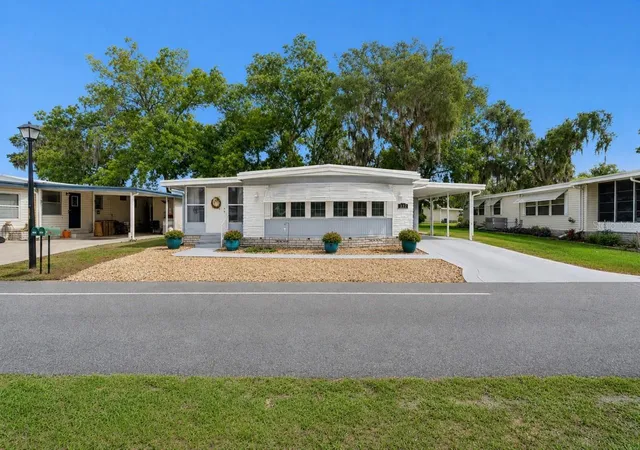Photo 3 of Manufactured home for sale at 332 Hawthorne Blvd, Leesburg, FL 34748 | MLS# O6407980 | Listing updated on 2026-09-24