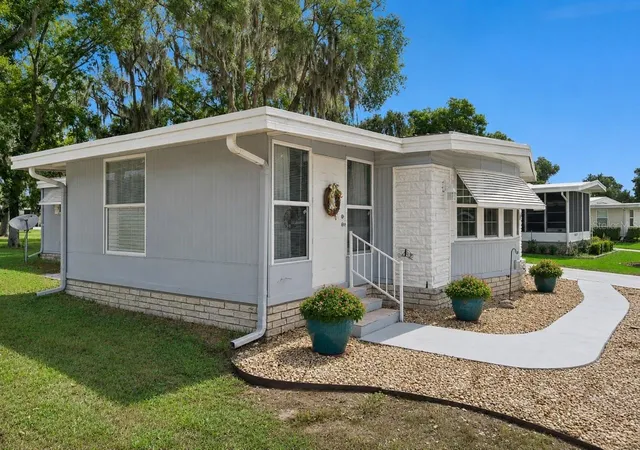 Photo 3 of Manufactured home for sale at 332 Hawthorne Blvd, Leesburg, FL 34748 | MLS# O6407980 | Listing updated on 2026-09-24
