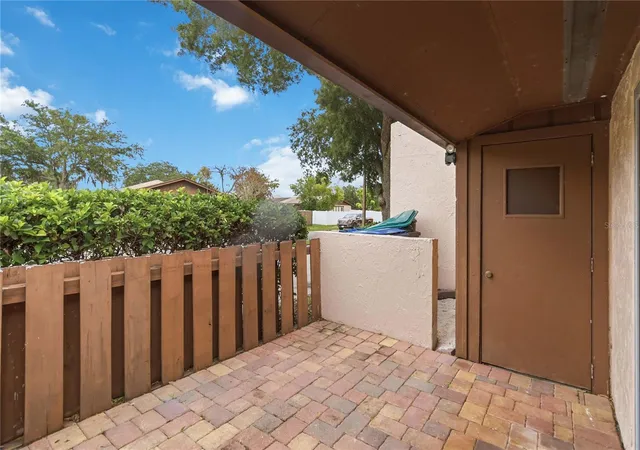 Photo 4 of Townhouse for sale at 3062 Stonecastle Rd, Orlando, FL 32822 | MLS# S5149928 | Listing updated on 2026-10-20