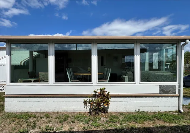 Photo 2 of Manufactured home for sale at 420 49th Street E #20, Palmetto, FL 34221 | MLS# TB8508756 | Listing updated on 2026-09-13
