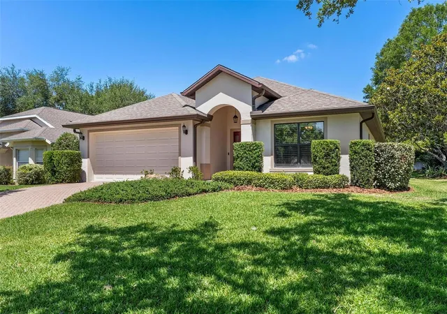 Homes for sale in Lady Lake, FL | 6115 Landings Blvd, Lady Lake, FL 32159 | MLS# G5112393
