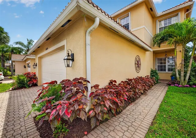3rd image of 10284 Crepe Jasmine Ln, Fort Myers, FL 33913 | MLS# C7526218