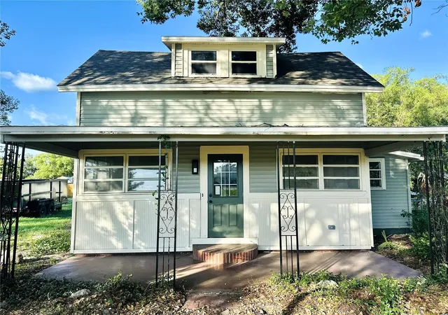 Photo 2 of Single family home for sale at 5654 12th Street, Zephyrhills, FL 33542 | MLS# TB8508798 | Listing updated on 2026-08-12