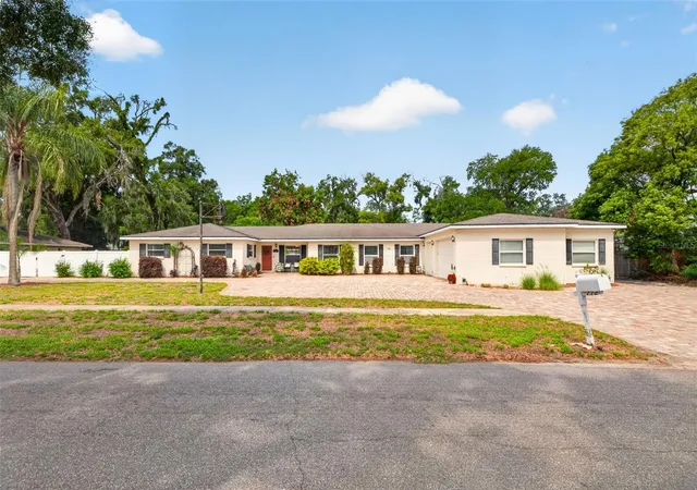 4th image of 712 S Oakwood Ave, Brandon, FL 33511 | MLS# TB8508815