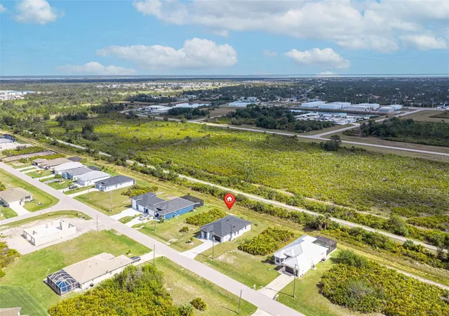 4th image of 384 Baytree Dr, Rotonda West, FL 33947 | MLS# D6147478