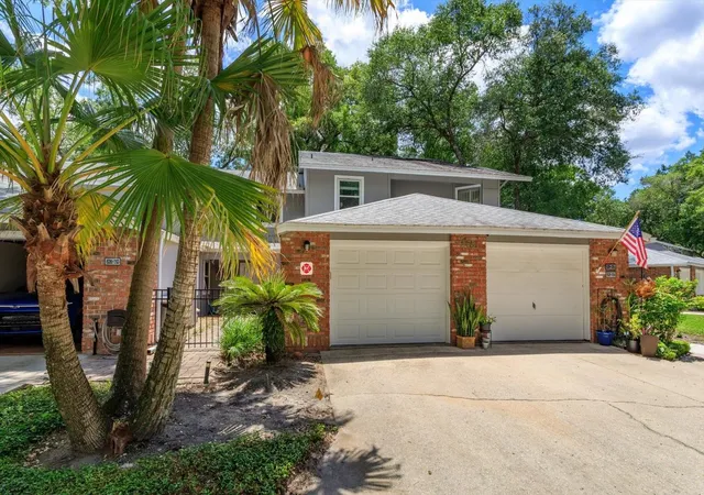 Homes for sale in Altamonte Springs, FL | 626 Red Oak Cir #106, Altamonte Springs, FL 32701 | MLS# O6408039