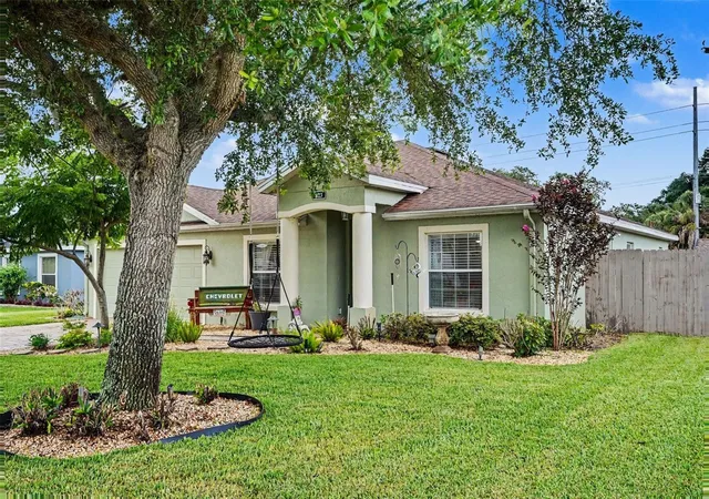 4th image of 423 Majestic Gardens Blvd, Winter Haven, FL 33880 | MLS# TB8508845