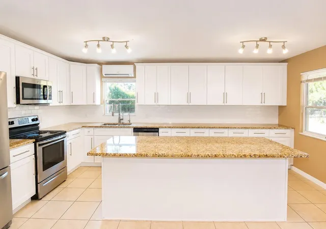Photo 4 of Single family home for sale at 6848 Copperfield Dr, New Port Richey, FL 34655 | MLS# W7885783 | Listing updated on 2026-08-29