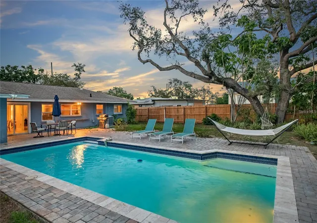 3rd image of 14626 Wildwood Dr, Largo, FL 33774 | MLS# TB8508866