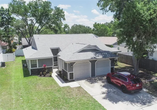 2nd image of 327 Phlox Dr, PALM HARBOR, FL 34684